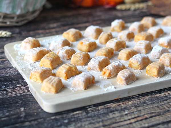 Zelfgemaakte pompoengnocchi: zacht, delicaat en perfect voor de herfst! - Voorbereiding stap 8