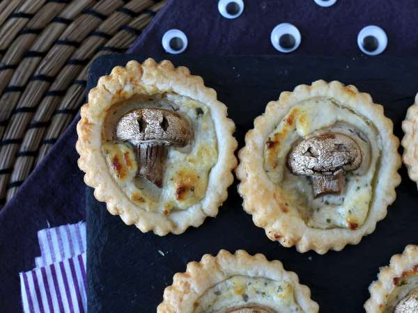 Halloween taartjes met champignons en knoflook en kruidenkaas - Voorbereiding stap 8