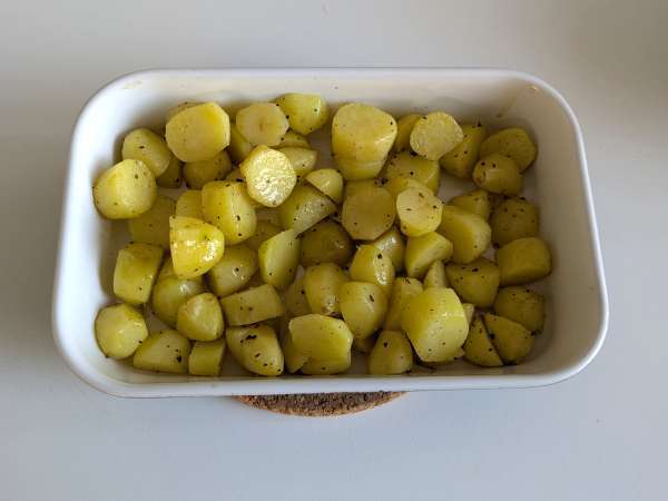 Romig gebakken cacio e pepe aardappelen: het makkelijke bijgerecht waar iedereen gek van wordt! - Voorbereiding stap 5