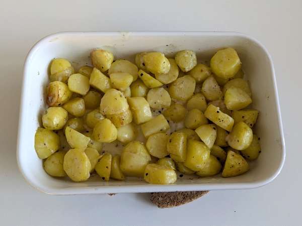 Romig gebakken cacio e pepe aardappelen: het makkelijke bijgerecht waar iedereen gek van wordt! - Voorbereiding stap 7