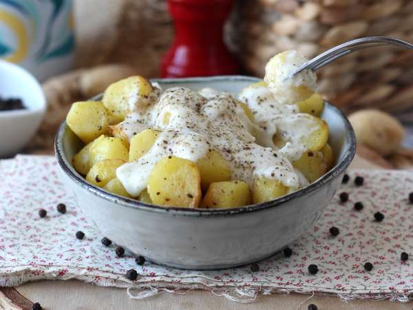 Romig gebakken cacio e pepe aardappelen: het makkelijke bijgerecht waar iedereen gek van wordt! - Voorbereiding stap 8