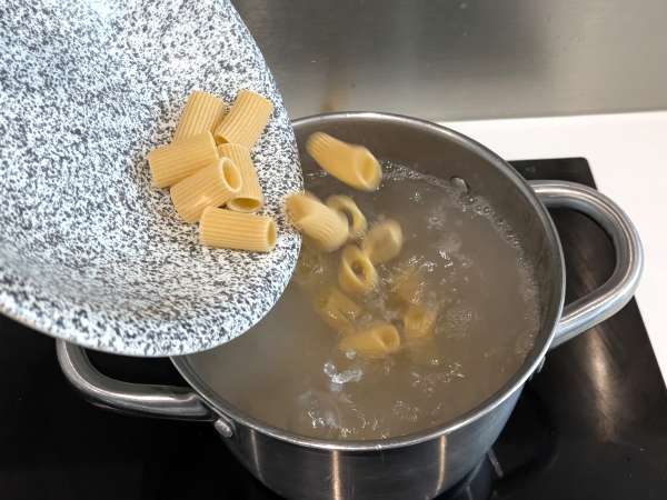 Pasta al forno ai funghi: het perfecte romige en draderige recept voor de herfst - Voorbereiding stap 5