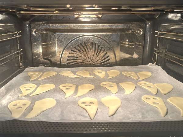 Spookkoekjes: het makkelijkste en grappigste Halloweenrecept om met kinderen te maken - Voorbereiding stap 4