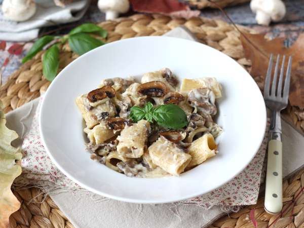 Romige pasta met champignons en room: een eenvoudig voorgerecht met authentieke smaak - Voorbereiding stap 4