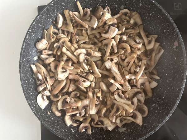 Snel en makkelijk recept voor gebakken champignons - Voorbereiding stap 5