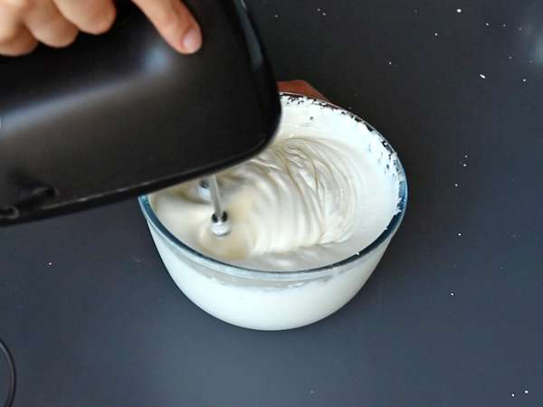 Je hebt geen mal nodig om deze rode fruitlog te maken! - Voorbereiding stap 1