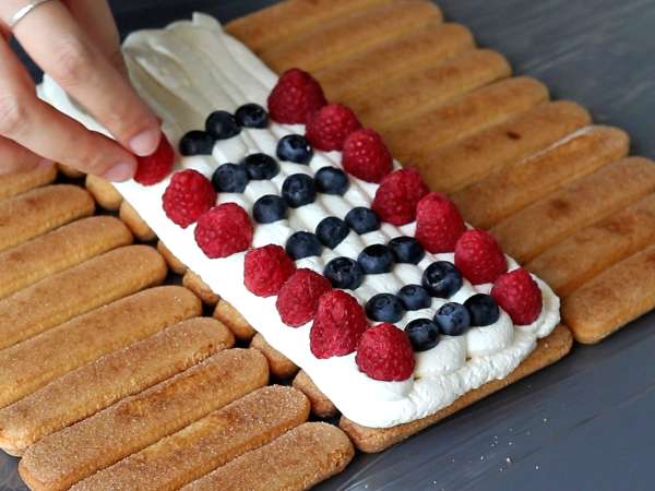 Je hebt geen mal nodig om deze rode fruitlog te maken! - Voorbereiding stap 5
