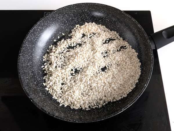 Risotto met limoen en roze peper: elegant vegetarisch recept voor speciale diners - Voorbereiding stap 2