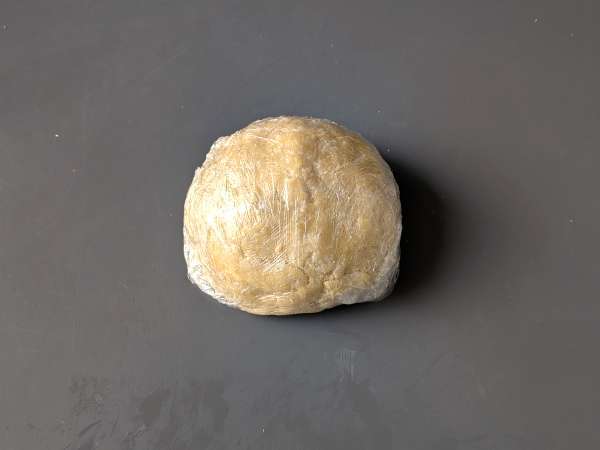 Taart met aardbeienjam: klassiek korstdeegrecept (ook hartjes) - Voorbereiding stap 3