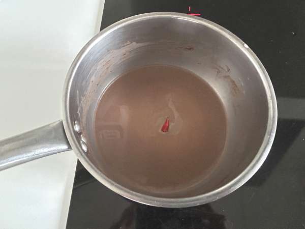 Zelfgemaakte warme chocolademelk: het makkelijke recept voor dikke, glanzende, zijdezachte chocolademelk - Voorbereiding stap 2