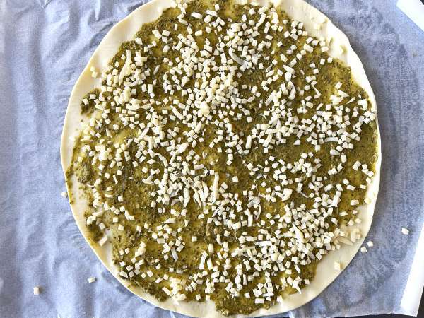 Mozzarella pesto bladerdeeggebakjes met air fryer, klaar in 15 minuten! - Voorbereiding stap 2