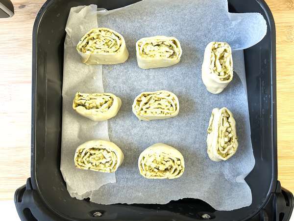 Mozzarella pesto bladerdeeggebakjes met air fryer, klaar in 15 minuten! - Voorbereiding stap 5