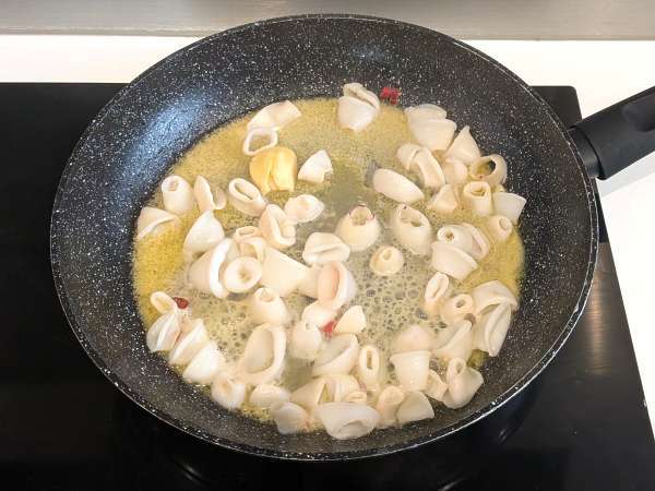 Inktvissaus: een perfecte smaakmaker voor pasta - Voorbereiding stap 5