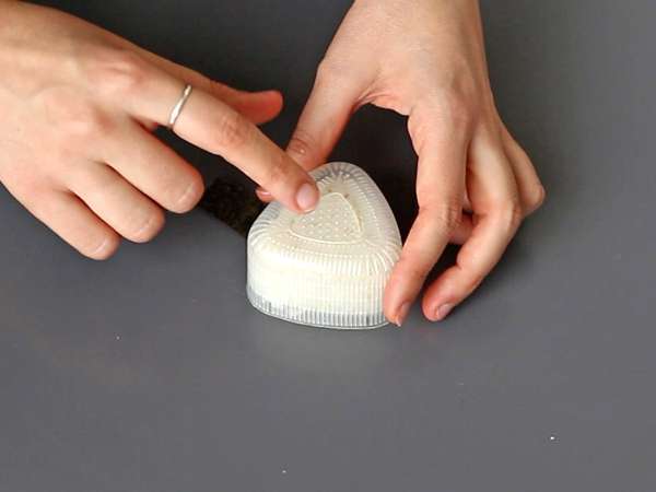 Onigiri met in sojasaus geconserveerde eidooiers - Voorbereiding stap 8