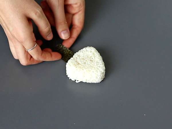 Onigiri met in sojasaus geconserveerde eidooiers - Voorbereiding stap 9