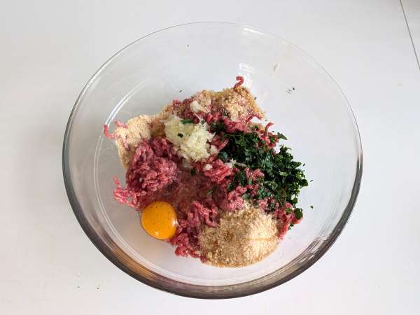 Zachte gehaktballetjes in air fryer: snel en makkelijk recept met rundvlees - Voorbereiding stap 3