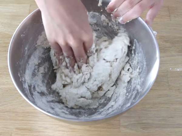 Vochtige pizza Margherita - Voorbereiding stap 1