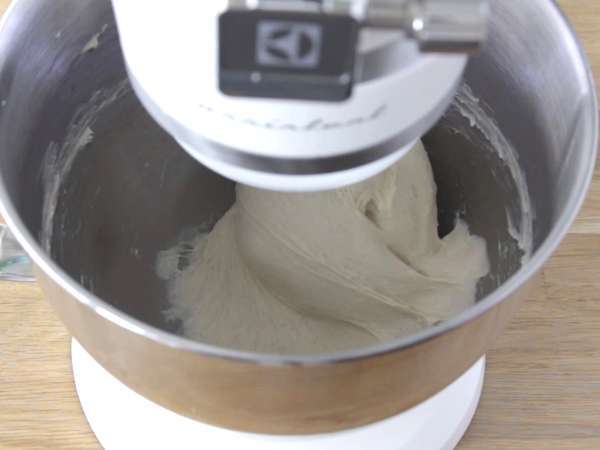 Vochtige pizza Margherita - Voorbereiding stap 4