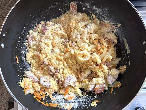 Gouden peperoni farofa met ei en wortel - Voorbereiding stap 3