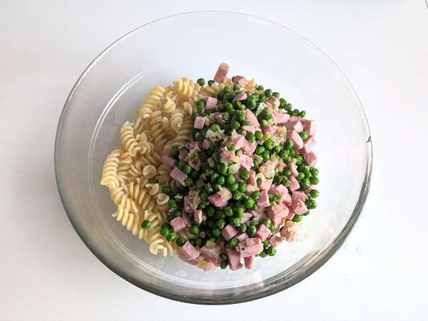 Romig gebakken pasta met erwten en gegratineerde ham - Voorbereiding stap 8