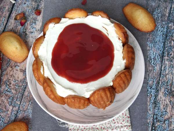 Charlotte met rode vruchten en madeleines - Voorbereiding stap 9