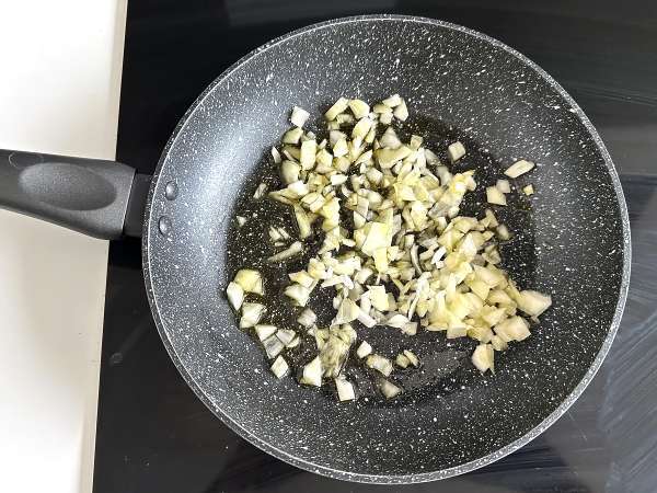 Sardientaart: een eenvoudig, vochtig en lekker recept - Voorbereiding stap 1