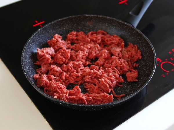 In de oven gebakken tortilla's met quesadilla's en pittige rundvleesvulling - Voorbereiding stap 1