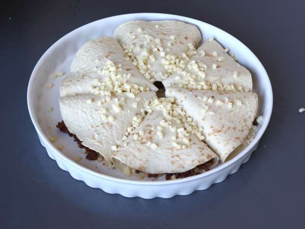 In de oven gebakken tortilla's met quesadilla's en pittige rundvleesvulling - Voorbereiding stap 5