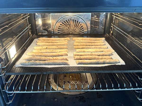 Zelfgemaakte gekruide gressins: makkelijk te maken en super knapperig! - Voorbereiding stap 6