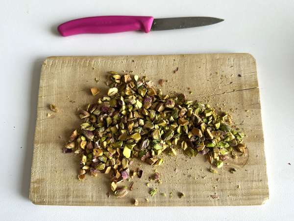 Ultra-vochtige pistache-, limoen- en courgettecake - Voorbereiding stap 2