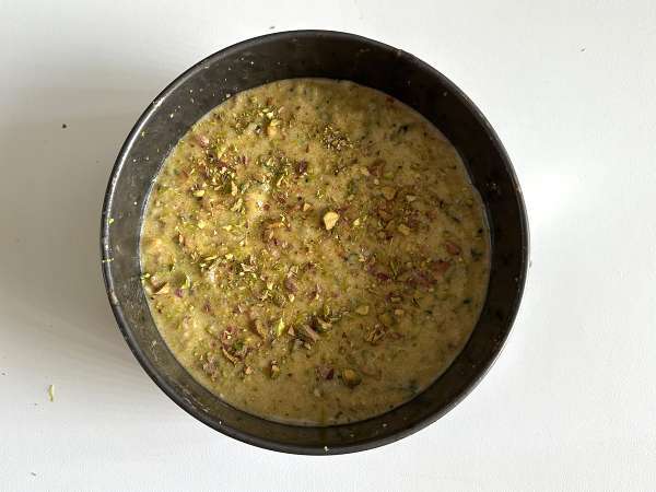 Ultra-vochtige pistache-, limoen- en courgettecake - Voorbereiding stap 7