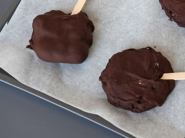 Skyr, framboos en chocolade-ijs. De gezonde snack voor zonnige dagen! - Voorbereiding stap 5