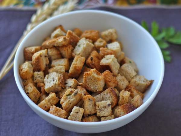 Krokante kruidencroutons in de Air Fryer (snel en makkelijk) - Voorbereiding stap 7