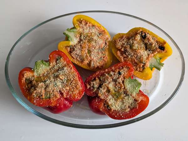 Gebakken vegetarische gevulde paprika's: het makkelijke en lekkere recept met groenten en mozzarella kaas - Voorbereiding stap 7
