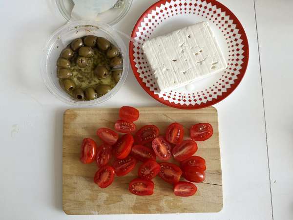 Aardappelsalade met fetakaas, ei en cherrytomaten - Voorbereiding stap 3