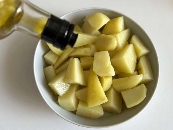 Aardappelsalade met fetakaas, ei en cherrytomaten - Voorbereiding stap 4