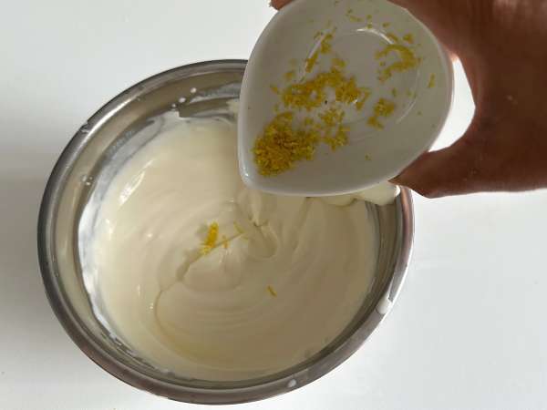 Surimi-terrine zonder koken: een eenvoudig koud voorgerecht, perfect voor de zomer - Voorbereiding stap 4