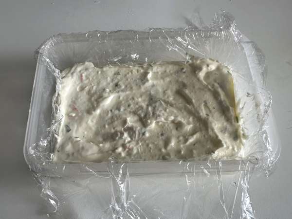 Surimi-terrine zonder koken: een eenvoudig koud voorgerecht, perfect voor de zomer - Voorbereiding stap 7