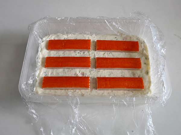 Surimi-terrine zonder koken: een eenvoudig koud voorgerecht, perfect voor de zomer - Voorbereiding stap 8