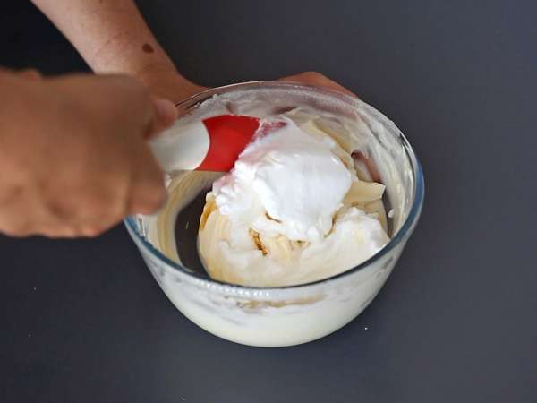 Tiramisu met geroosterde abrikozen: het perfecte fruitige en smeltende dessert voor de zomer - Voorbereiding stap 5