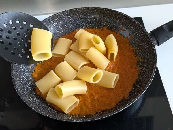 Pasta met paprika en munt: romig en geurig - Voorbereiding stap 7