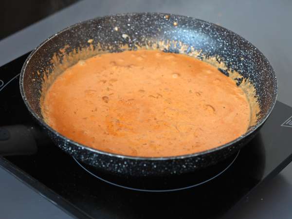 Udon-noedels met kip en een romige Thaise currysaus - Voorbereiding stap 4