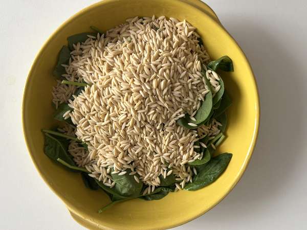 Orzo uit één pan met paprika, chorizo en spinazie - Voorbereiding stap 2