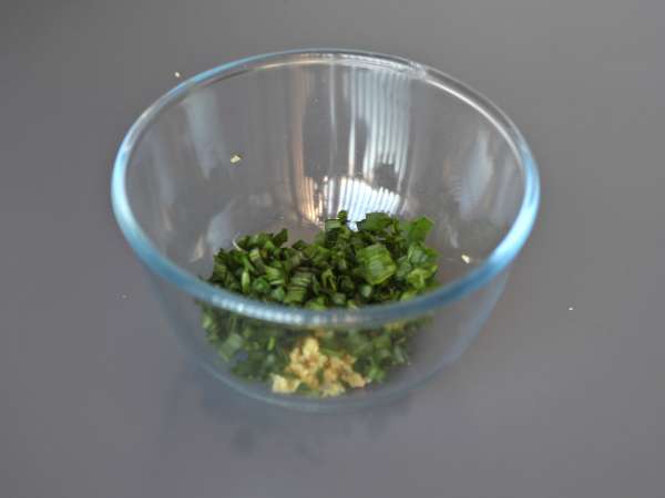 Chinees gestoomd kipgerecht met gember, heerlijk mals en aromatisch - Voorbereiding stap 4