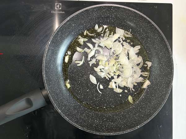 Gestoofde rode bonen met tomaat en geroosterde feta - Voorbereiding stap 1