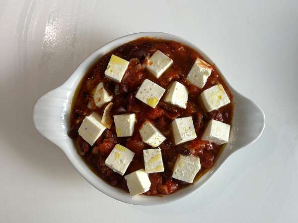 Gestoofde rode bonen met tomaat en geroosterde feta - Voorbereiding stap 3