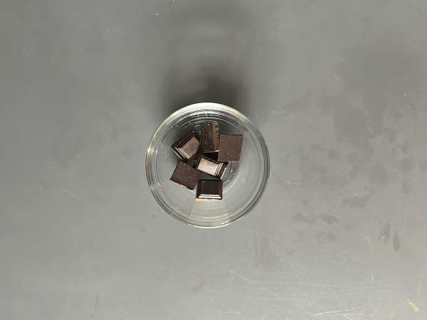Chocoladecrème met zijden tofu met slechts 2 ingrediënten - Voorbereiding stap 1