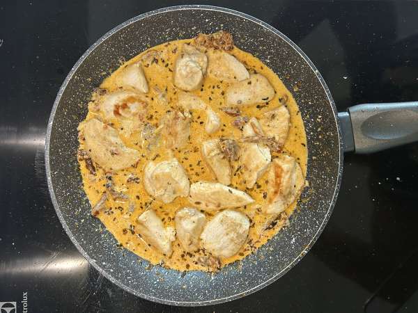 Marry Me Chicken Pasta: romige pasta met kip, gedroogde tomaten en parmezaan - Voorbereiding stap 9