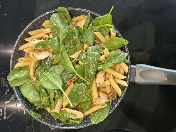 Marry Me Chicken Pasta: romige pasta met kip, gedroogde tomaten en parmezaan - Voorbereiding stap 11