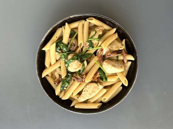 Marry Me Chicken Pasta: romige pasta met kip, gedroogde tomaten en parmezaan - Voorbereiding stap 12
